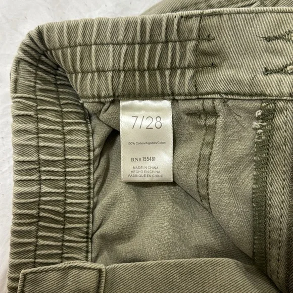 Green denim shorts - Picture 3 of 3